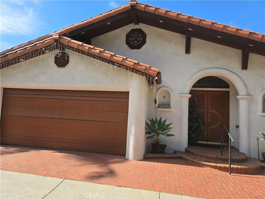 6723 Hillside Lane