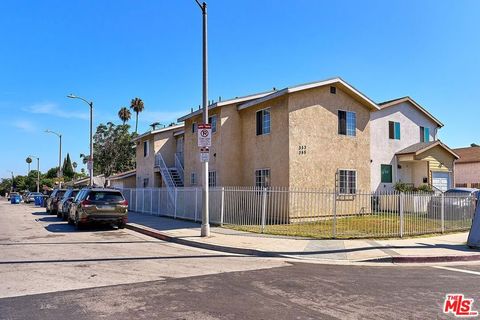 Photo of 353 W 77th Street, Los Angeles, CA 90003 (MLS # 26673503)