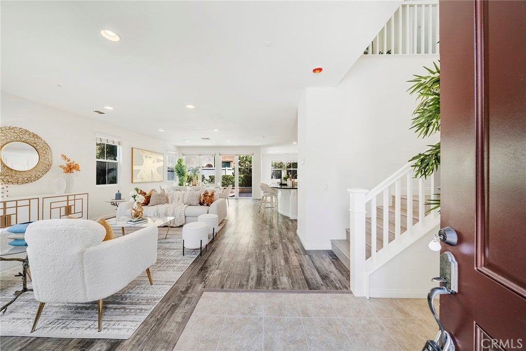 2991 E Via Corvina
