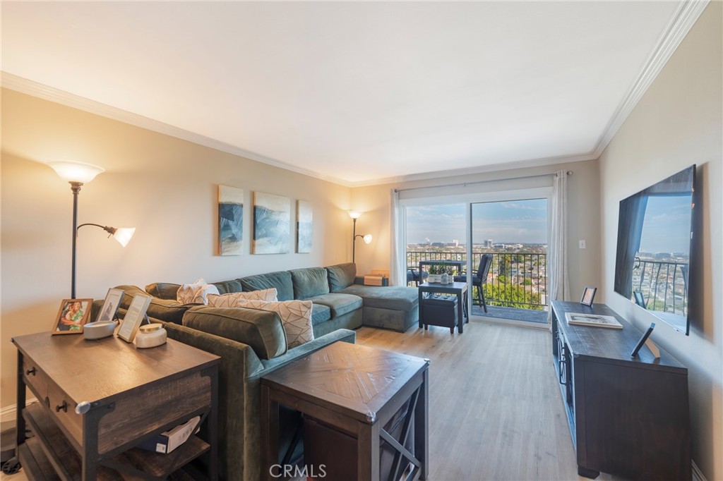 1108 Camino Real 407