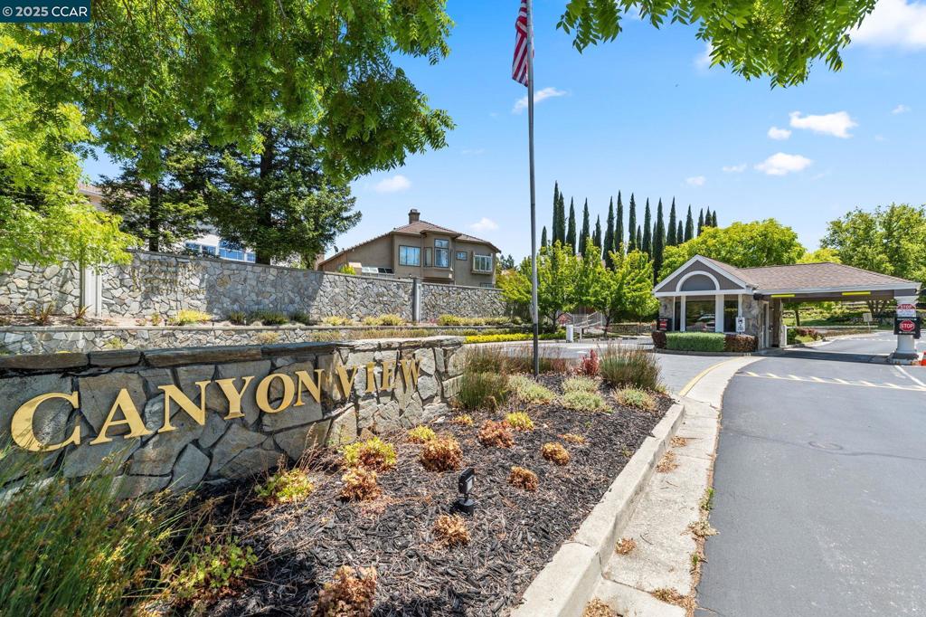 CRESTVIEW - Residential