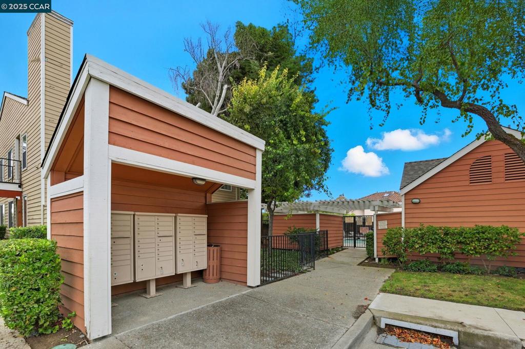 CRESTVIEW - Residential