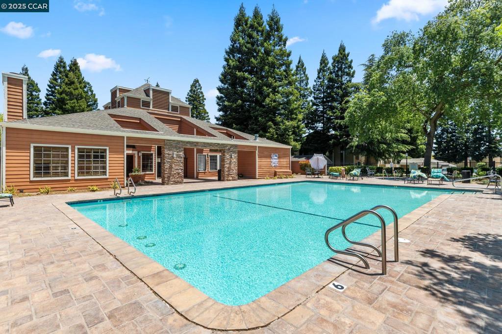CRESTVIEW - Residential