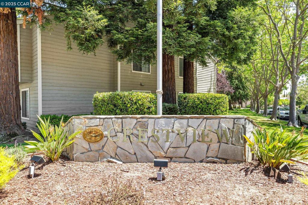CRESTVIEW - Residential