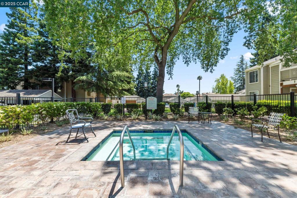 CRESTVIEW - Residential