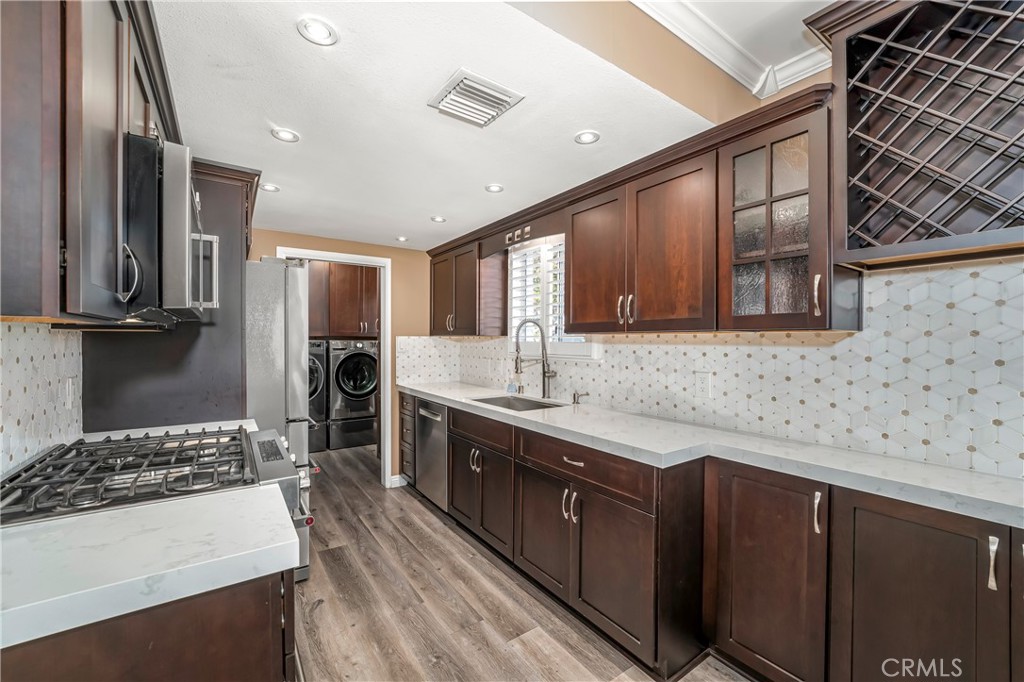 Lakewood Manor (LMMO) - Residential