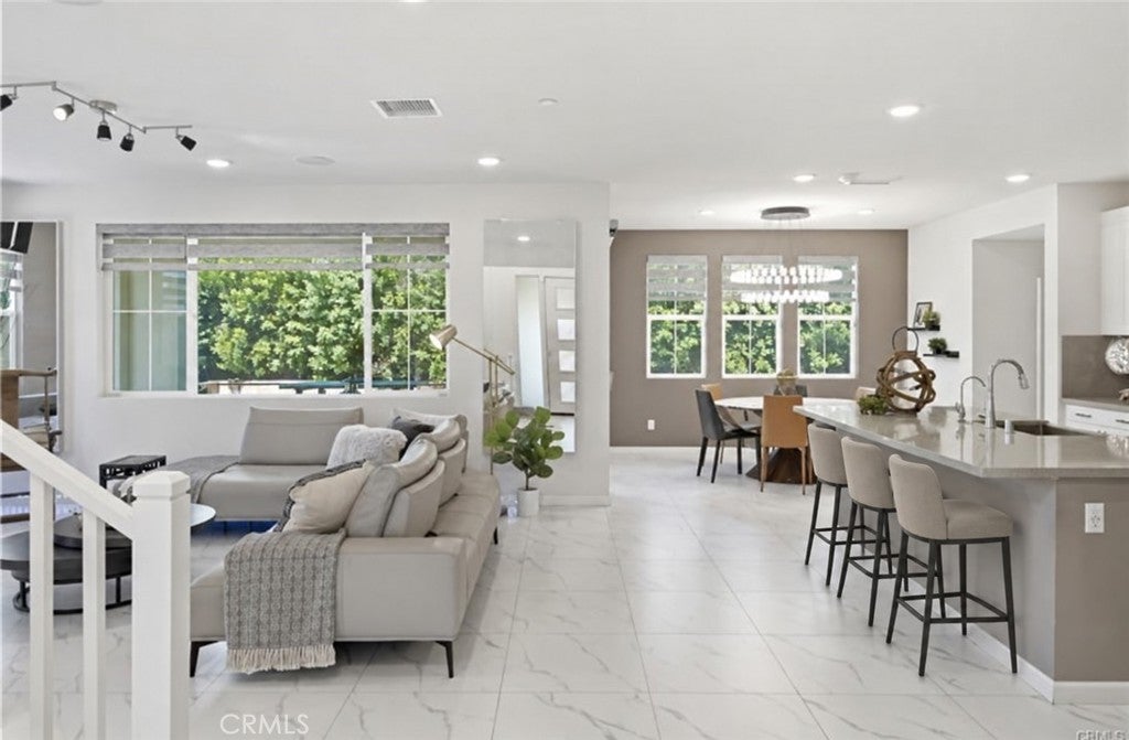 2605 E Tatum Lane