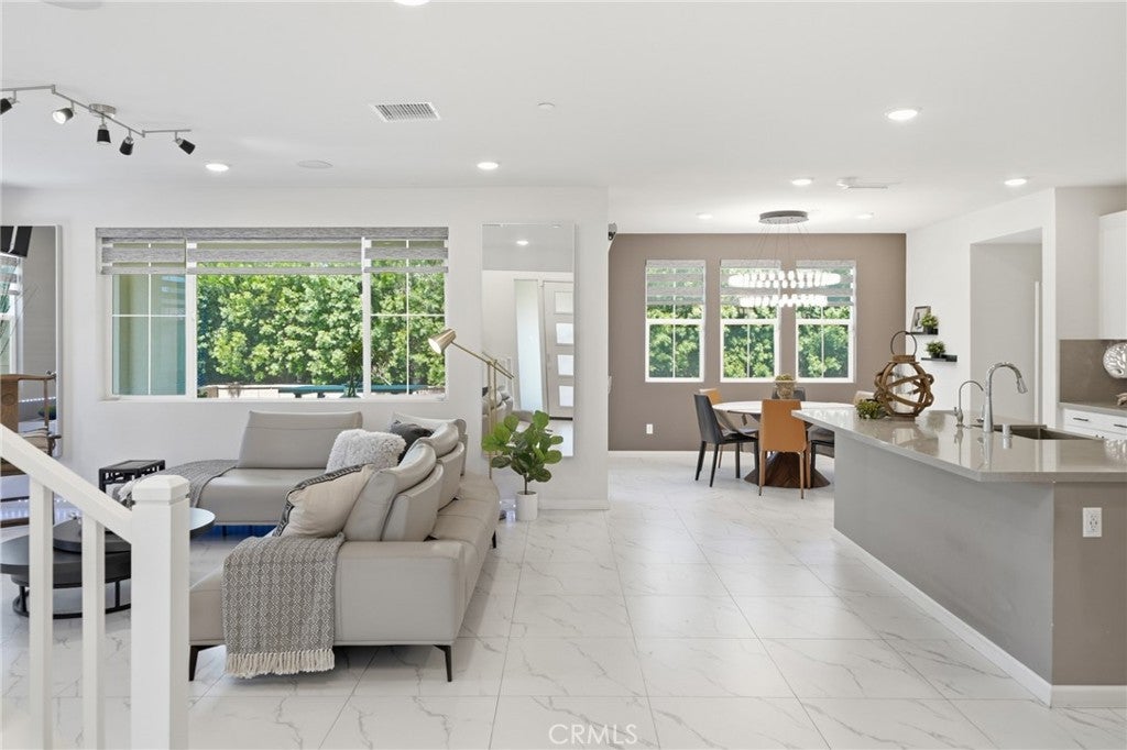 2605 E Tatum Lane