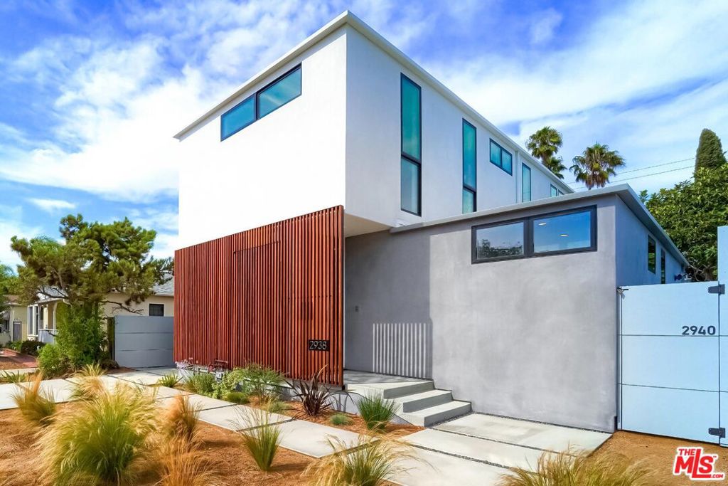 Photo of 2938 Kelton Avenue, Los Angeles, CA 90064 (MLS # 26875739)