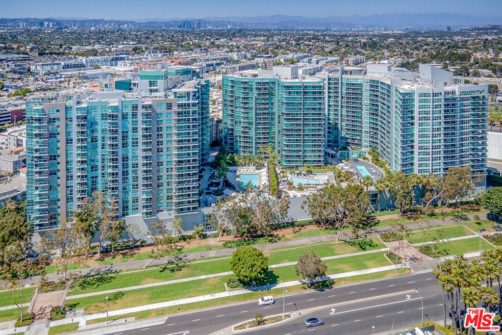 Photo of 13700 Marina Pointe Drive #1018, Marina Del Rey, CA 90292 (MLS # 26751703)
