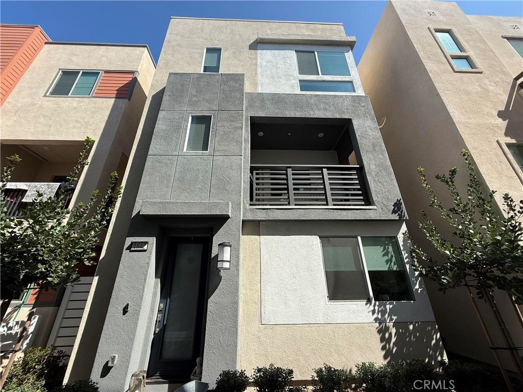 Photo of 1642 W Saratoga Lane, San Pedro, CA 90732 (MLS # SB25215455)