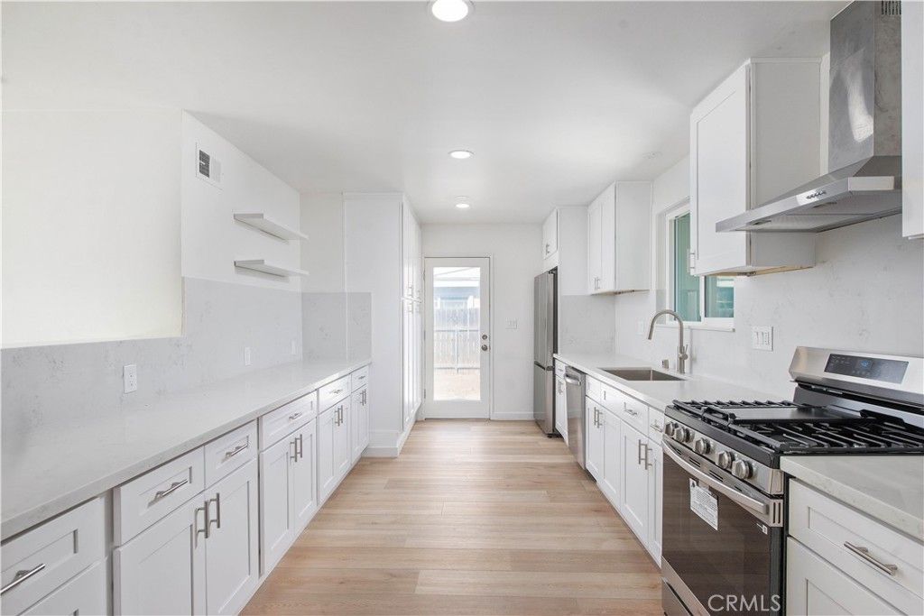 Photo of 1608 Alviso St, Simi Valley, CA 93065 (MLS # SR26061751)