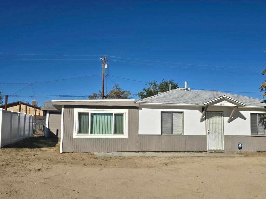 Photo of 6414 Indio Avenue, Yucca Valley, CA 92284 (MLS # 219137281DA)