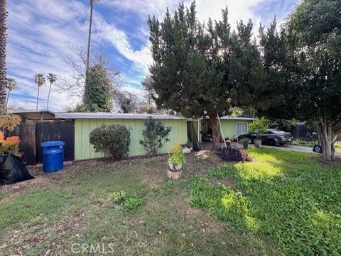 Photo of 7704 Calvin AVE, Reseda, CA 91335 (MLS # SR26108068)