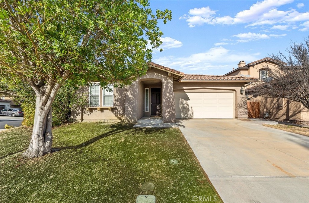 Fantastic opportunity in the prestigious Morgan Hill community of Temecula! PRICED TO SELL! This 3 bedroom, 2 bath residence boasts 2,056 square feet of living space situated on a generous corner lot. The open floor plan seamlessly connects the formal living room to the dining area and kitchen, creating an ideal space for entertaining friends and family. This home serves as a blank canvas, awaiting your unique vision and creative touch. In addition to the features of this exceptional property, residents of Morgan Hill Clubhouse enjoy access to an array of resort-style amenities, including tennis courts, basketball courts, BBQ areas, a sparkling swimming pool, jacuzzi, fitness room, and a welcoming lounge area. This community is the perfect blend of luxury and family-friendly living. Perfect for new owners to create their dream home!