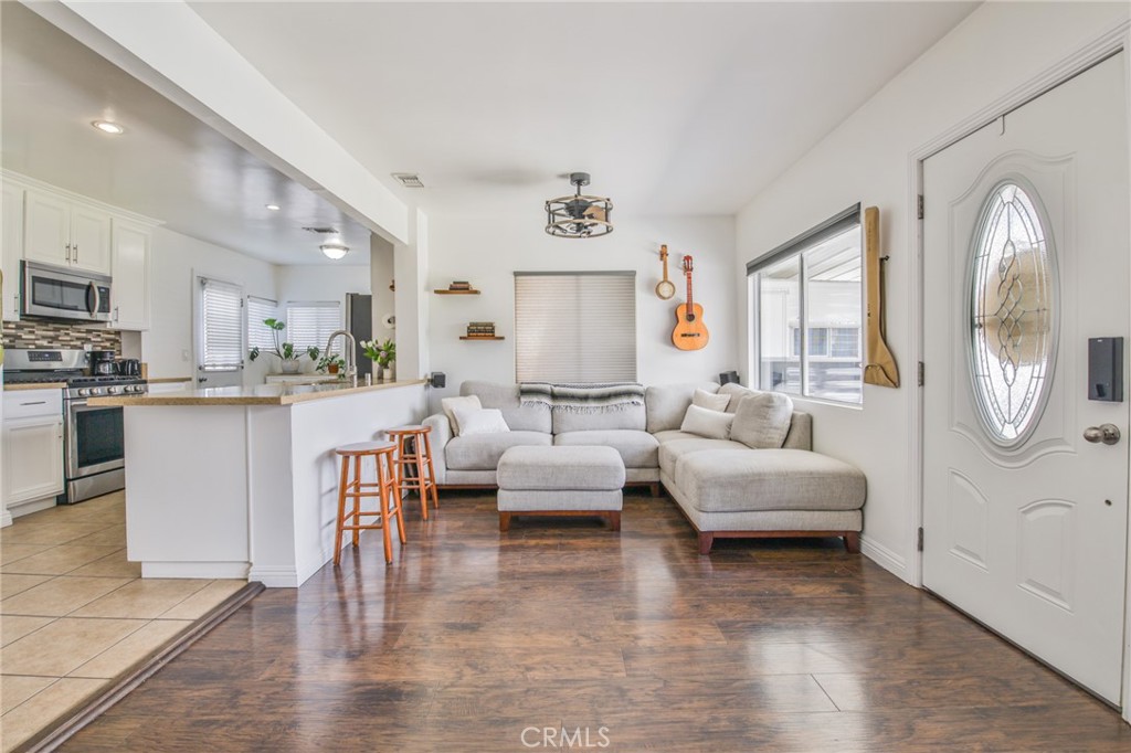 1404 E Michelson