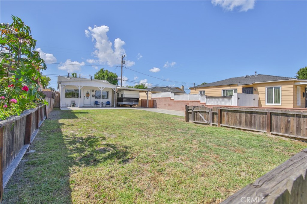 1404 E Michelson