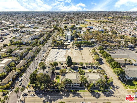 Tiny photo for 711 S C Street, Oxnard, CA 93030 (MLS # 26101952)