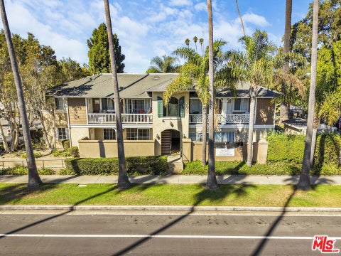 Photo of 711 S C Street, Oxnard, CA 93030 (MLS # 26101952)