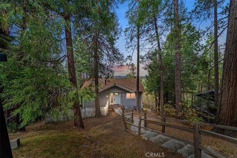 Photo of 24646 Lake Gregory Dr, Crestline, CA 92325 (MLS # IG25259246)