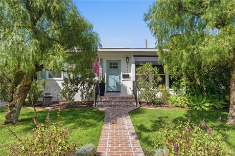 Photo of 5857 E Mezzanine Way, Long Beach, CA 90808 (MLS # RS26066701)