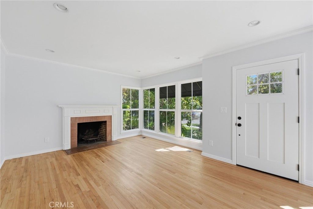 Photo of 5857 E Mezzanine Way, Long Beach, CA 90808 (MLS # RS26066701)