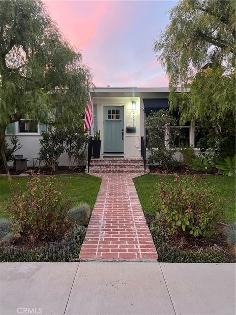 Photo of 5857 E Mezzanine Way, Long Beach, CA 90808 (MLS # RS26066701)