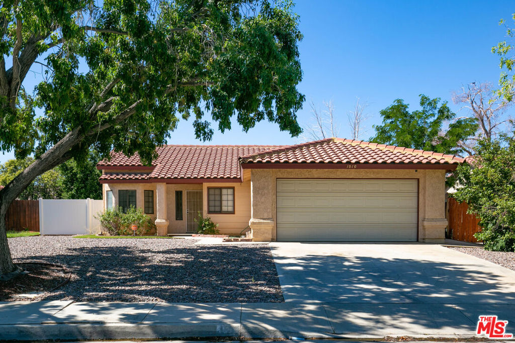 1010 E Avenue J6