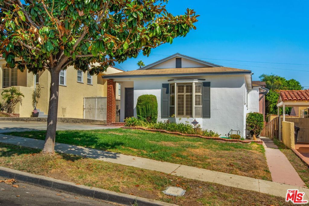Photo of 4215 W 58th Place, Los Angeles, CA 90043 (MLS # 25615193)