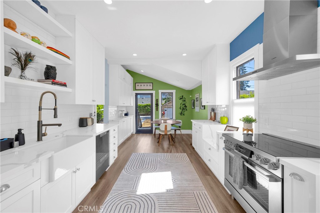 326 W 10th Street