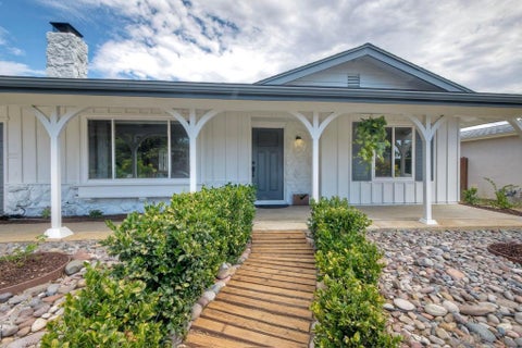 Photo of 13239 Ann O Reno Lane LN, Poway, CA 92064 (MLS # 260020900SD)
