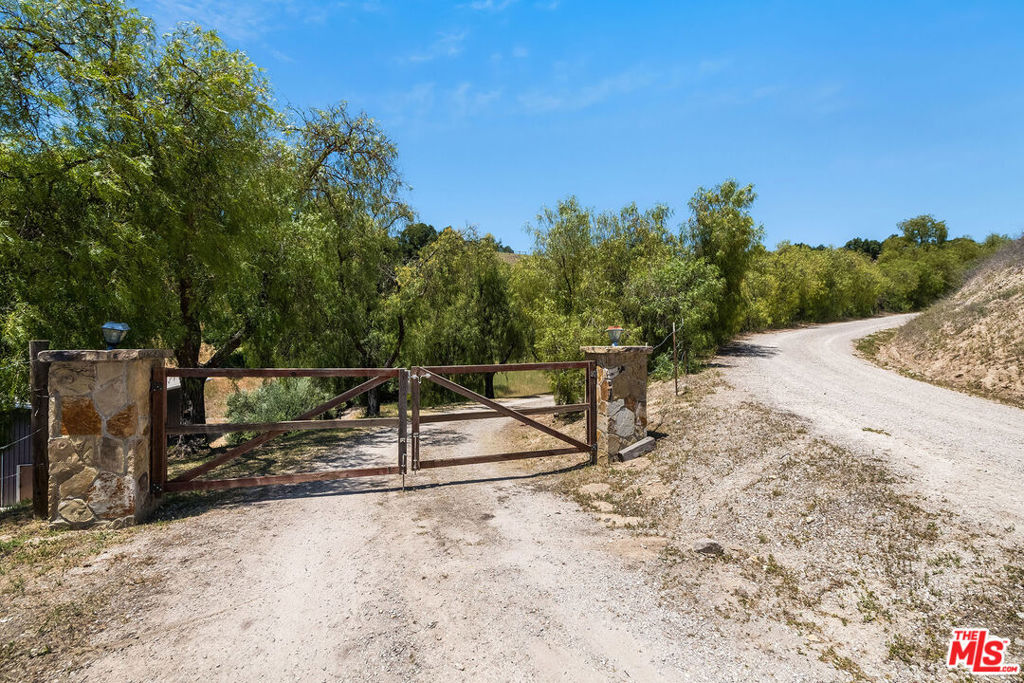 3333 & 3349 Long Valley Road