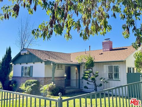 Photo of 5733 Colfax Avenue, North Hollywood, CA 91601 (MLS # 25625427)