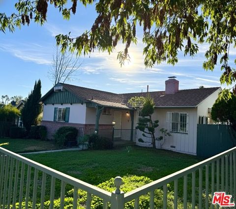 Photo of 5733 Colfax Avenue, North Hollywood, CA 91601 (MLS # 25625427)