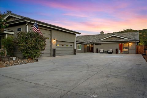 Photo of 1856 Southfork Place, Paso Robles, CA 93446 (MLS # PI25167987) Photo of 1856 Southfork Place, Paso Robles, CA 93446 (MLS # PI25167987)