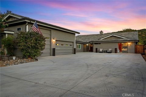 Photo of 1856 Southfork Place, Paso Robles, CA 93446 (MLS # PI25167987)