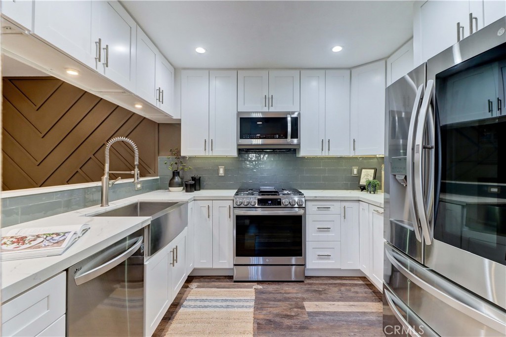 EAST PARK VILLAS - Residential