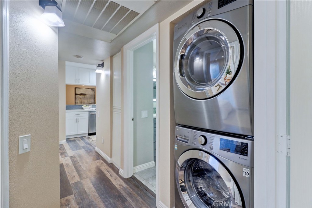 EAST PARK VILLAS - Residential