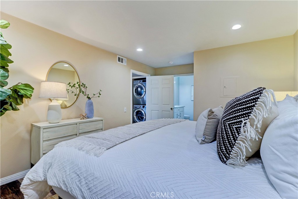 EAST PARK VILLAS - Residential