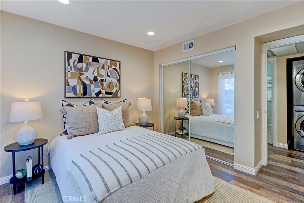 EAST PARK VILLAS - Residential