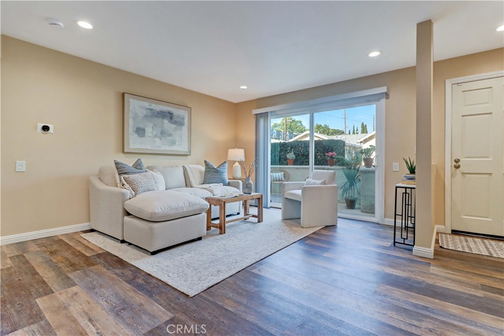 EAST PARK VILLAS - Residential