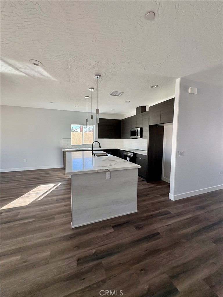 12525 Spring Valley