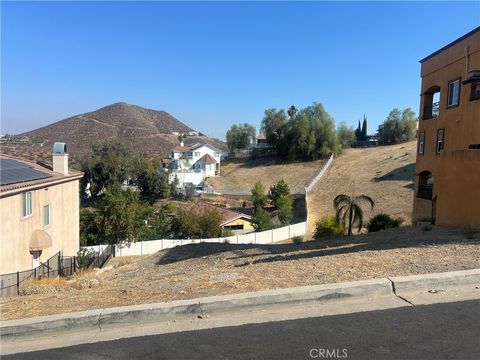 22871 Giant Fir Canyon Lake CA 92587
