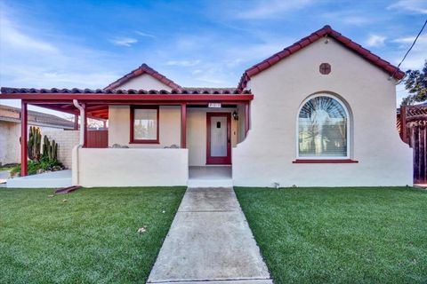 Photo of 251 S 21st Street, San Jose, CA 95116 (MLS # ML82030719)