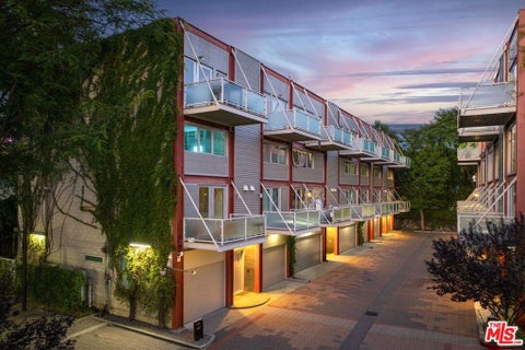 Photo of 3450 Cahuenga Boulevard #902, Los Angeles, CA 90068 (MLS # 26987525)