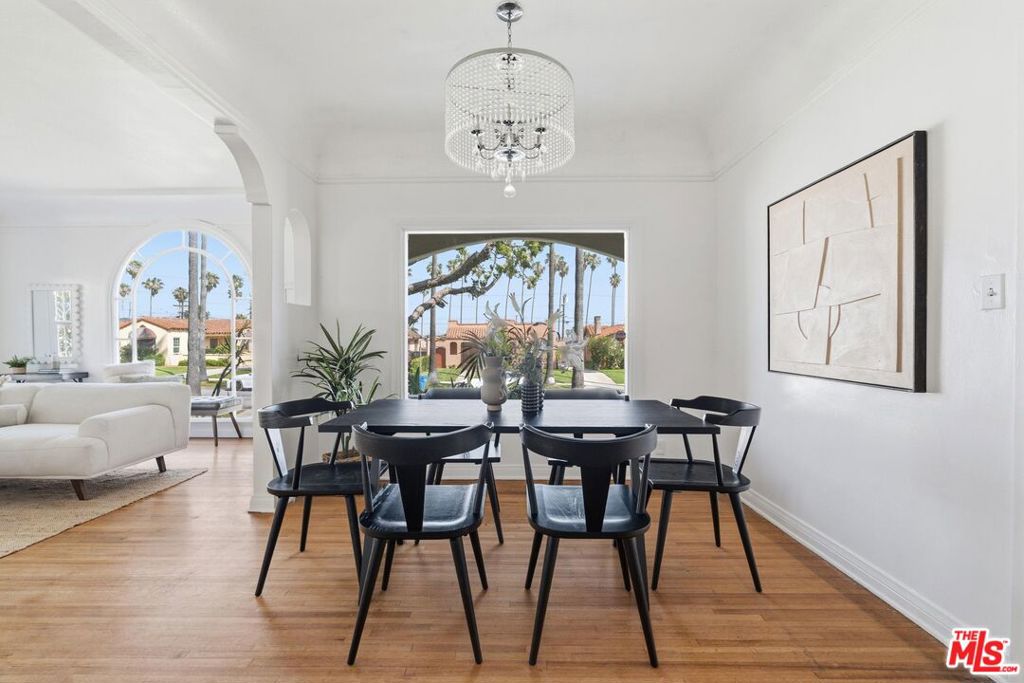 5513 S Mullen Avenue