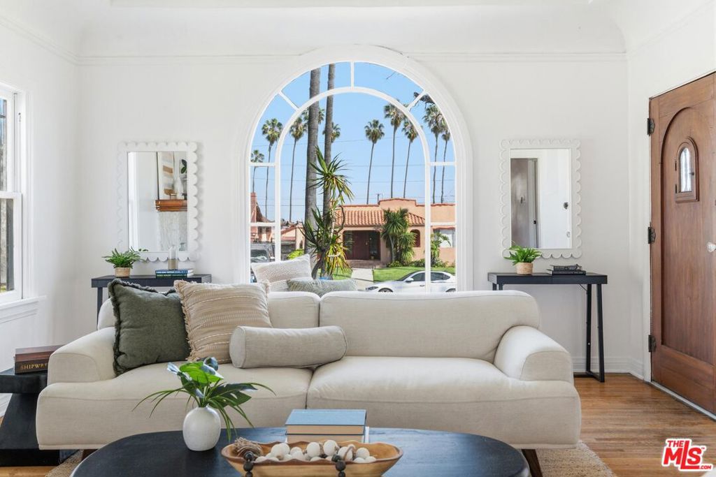 5513 S Mullen Avenue