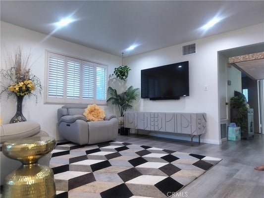 13144 BROMONT AVE, SYLMAR, CA 91342 - Image c3c14efd4b6445c854ae2dc7e605dca3/752752061