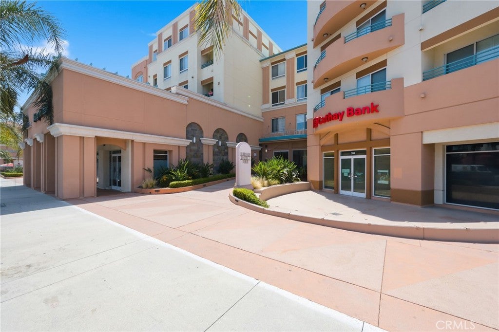 580 W Main Street 302