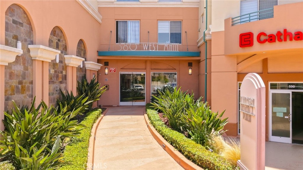 580 W Main Street 302